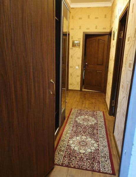 Новомосковская 2/2/4 кирпичный дом, не торец, балкон 2×3.<br