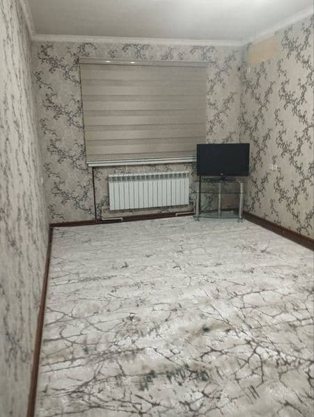 Хонадон ижарага<br />
Сергели 8 худуд<br />
2 хонали<br />
1