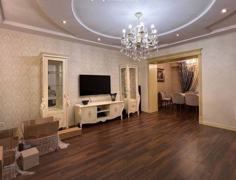 АРЕНДА !!!<br />
<br />
М.Космонавтов Ю.Раджаби 3/1/4 90м2 с