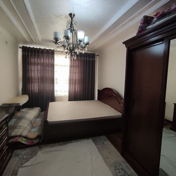 Мирзо Улуғбек <br />
Ттз 2 на против <br />
Уляна кафе <br /