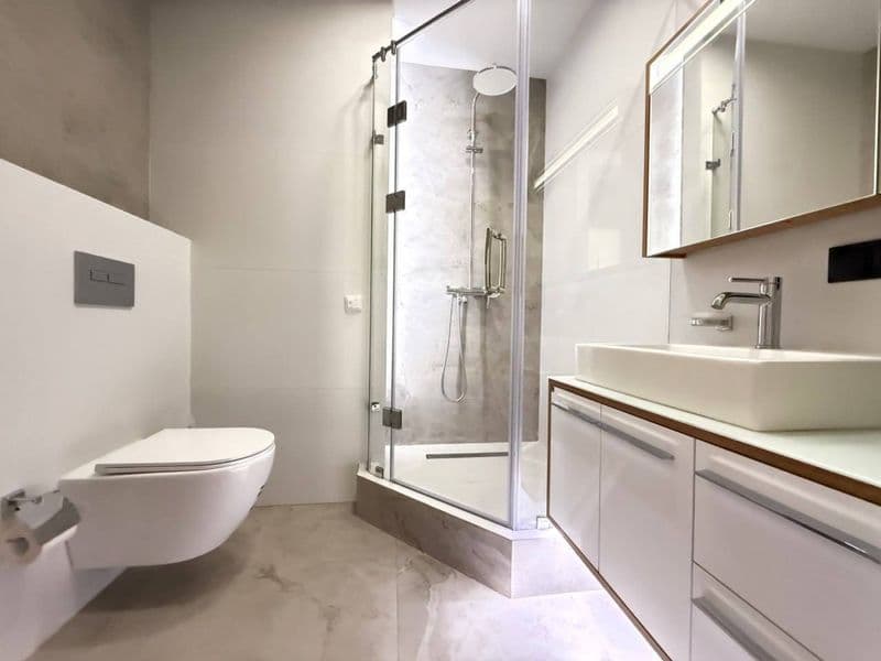 Сдаётся своя квартира в новостройке на 6 этаже, с общей площ — фото 4