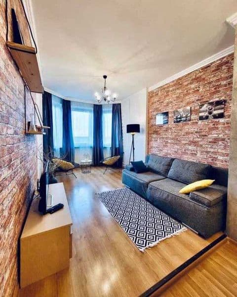 Сдается в Центре города Ц-5 с уникальным ремонтом в стиле Lo