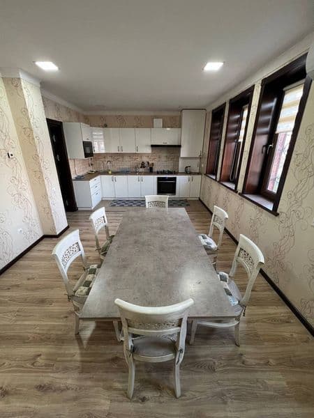 3 спальни ,два санузла,ход,кухня,подвал с ремонтом, укомплек — фото 3