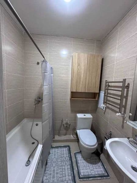 Район: Яшнабадский<br />
Адрес: Лисунова<br />
<br />
Комнат — фото 5