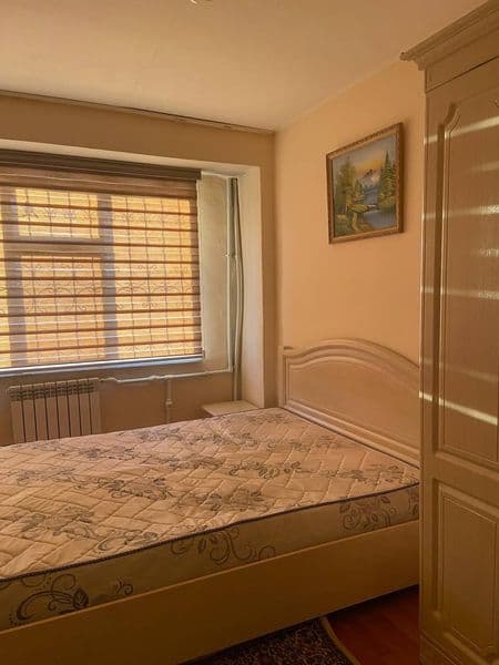 Юнусабад - 4 квартал<br />
Сдаётся  3 комнатная  в аренду <b