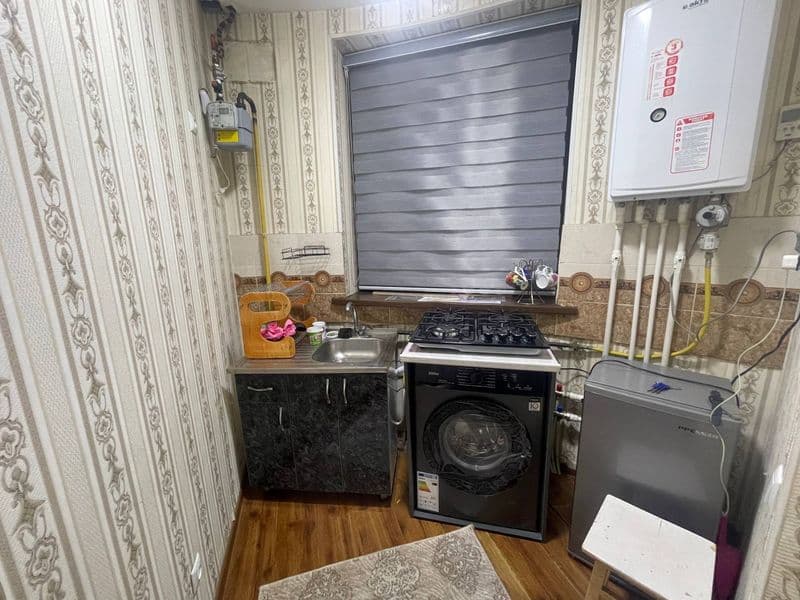 Yunusobod shaxriston metroga yaqin joyda 3 kvartilda 1 xonal