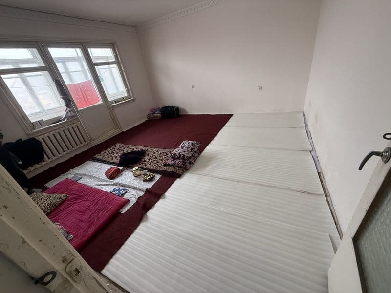 Chilonzor 20a Parlament HAMKOR BANK oldida 9etajli domni 5 e