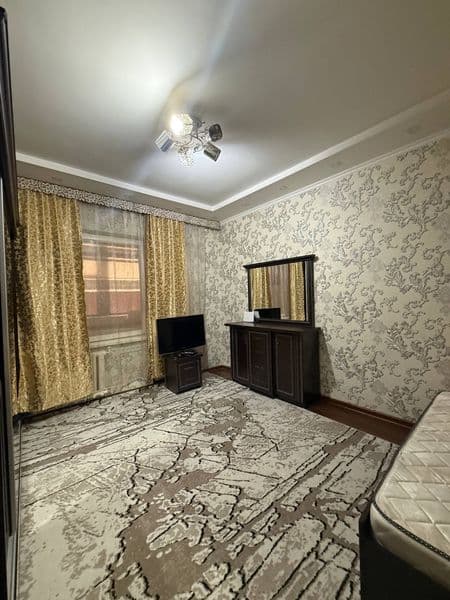 Аренда квартир <br />
1 этаж <br />
4 этажный дом <br />
2 п