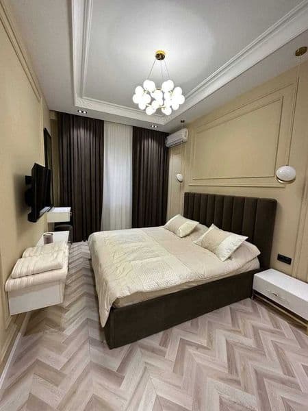 • Район: Чиланзарский<br />
• Ориентир: метро Чиланзар<br />