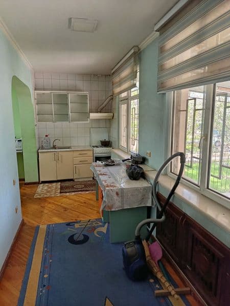 Юнусабад 9 квартал, 3 хонали Уй, 2 этаж. Огород. Парковка бо