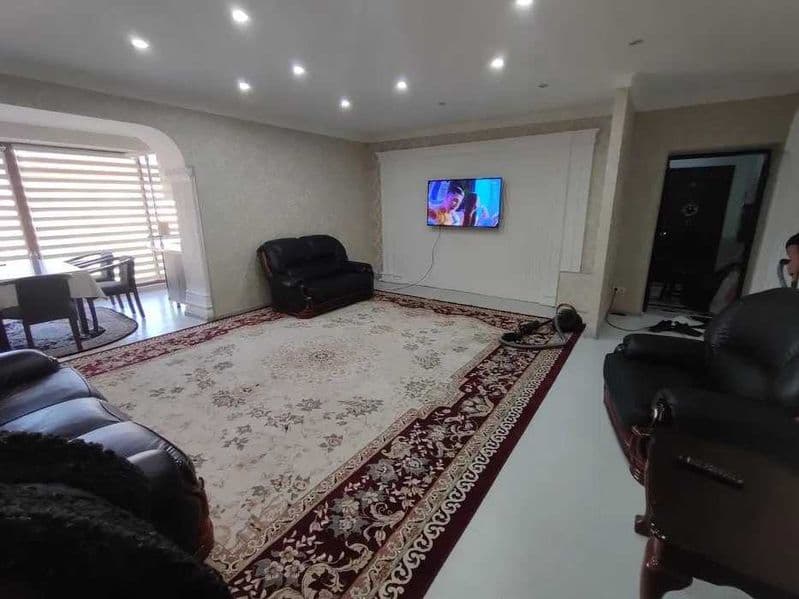 Сдаётся уютная квартира.<br />
В квартире имеется всё необхо