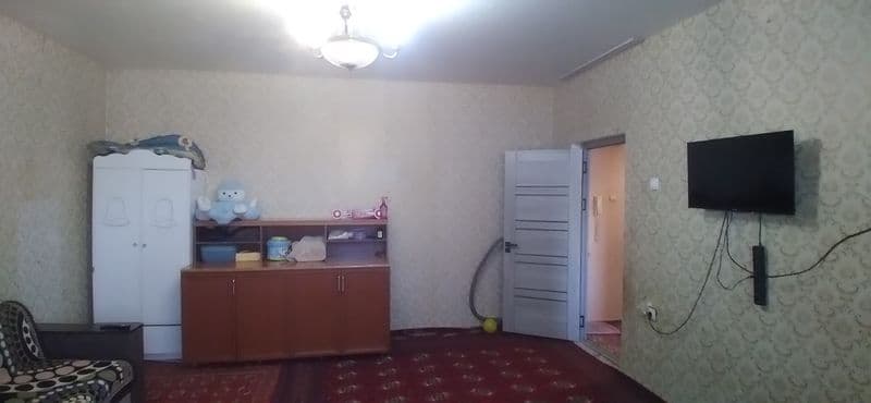 Без ремонта чистая квартира,с мебелью-диван,кресла,ковры.Спа — фото 2