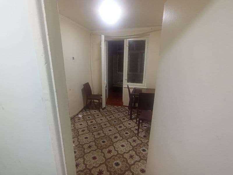 2 xonaliy kvartira bir xonasi+balkon beriladi.1 kishiga.Oyig