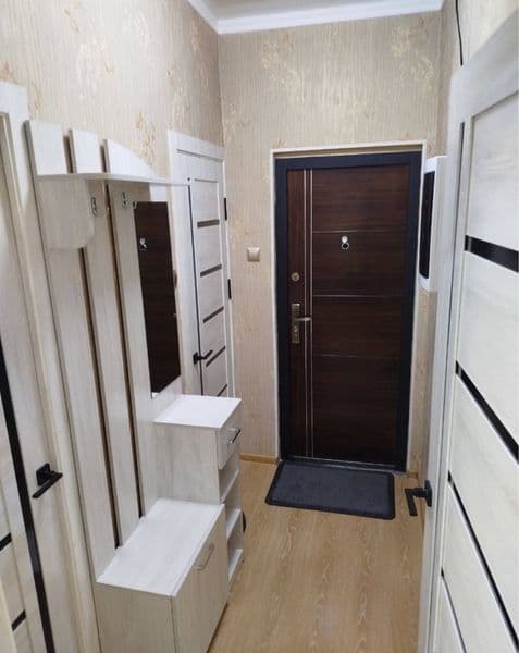 Аренда<br />
2 комнатная <br />
4 этаж<br />
С ремонтом<br / — фото 5