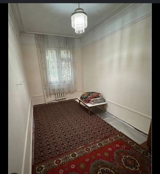 Bodomzor masjid ro'parasida andalus tarafda ijaraga o'qiydig