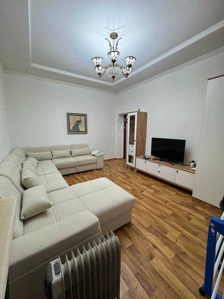 Район: Шайхантахурский<br />
Адрес: Самарканд Дравоза<br />
