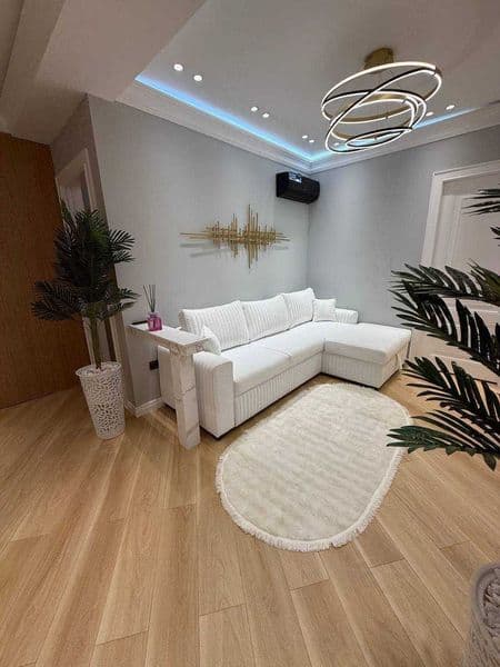 Сдаётся шикарная 3-комнатная квартира <br />
<br />
• Район: