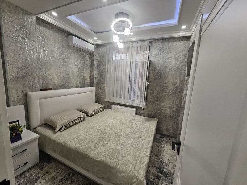 Сдаётся квартира рядом  с авиатором<br />
Новостройка <br />