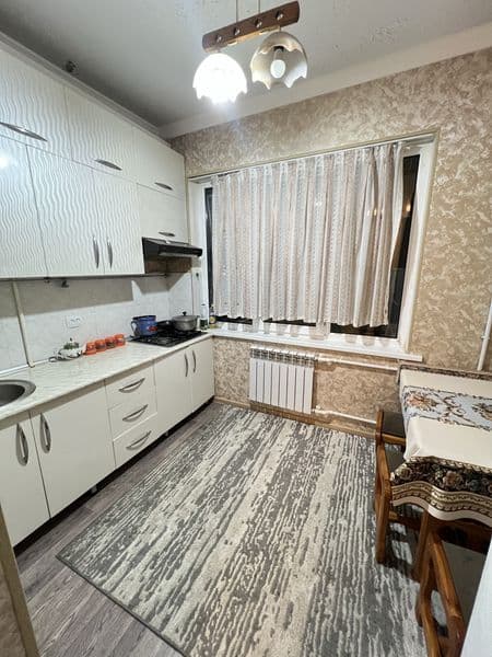 Олмозор тумани Коракамиш 2/4 дахасида 2 хонали квартирага 4 