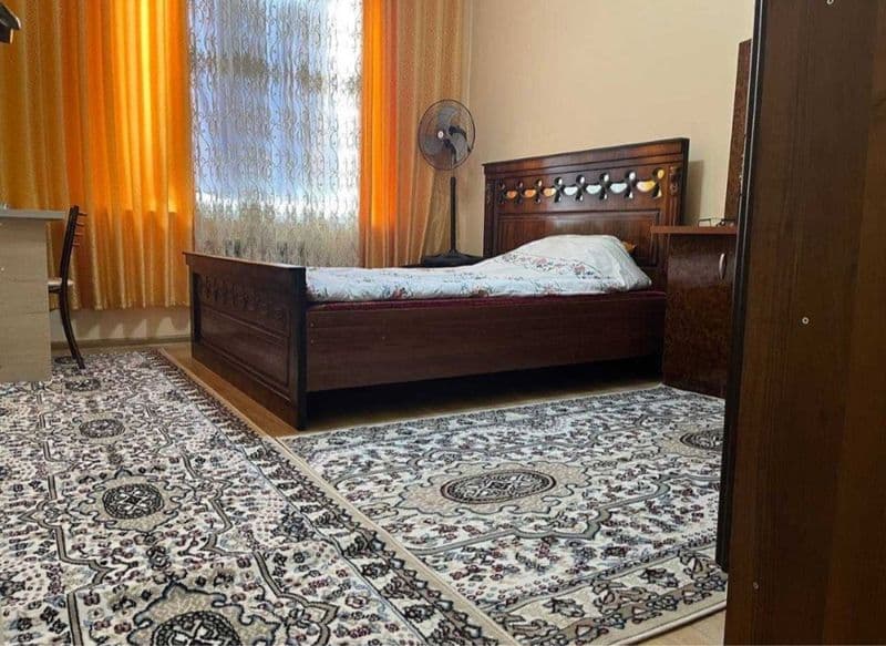 Yunusobotda ijaraga beriladi hamma sharoiti bor bodomzor met