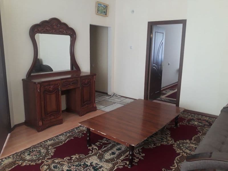 Sergeli 6A<br />
2/3/7<br />
350$<br />
Maklerski bor<br />
