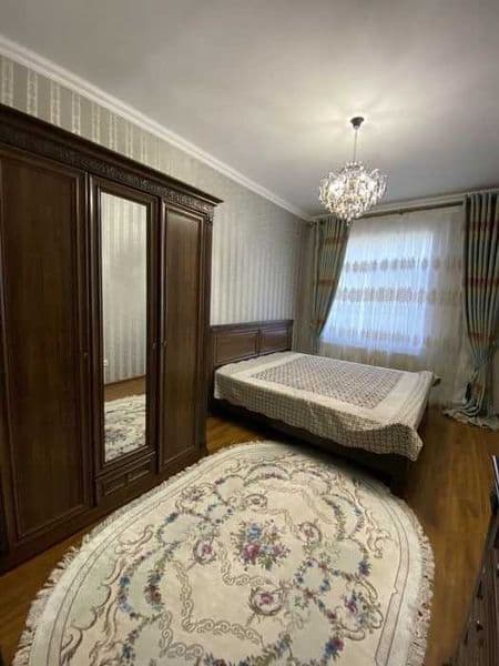 2 комнаты • 54 м² • 2/5 этаж<br />
<br />
Район: Мирзо Улугб
