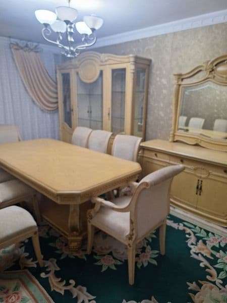 Bez makler oʻzmni uyim farhod bozorini oldida 3 xonali 77 se