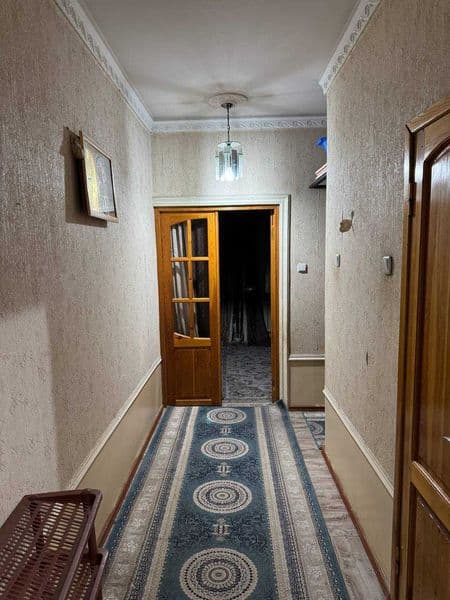 Xonalar soni: 2 xona 3 xona qilingan alohida<br />
Qavat: 4/