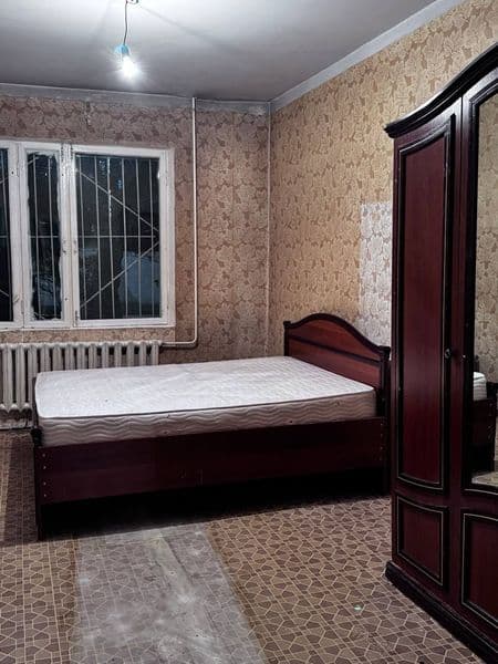 Юнусобод 8 кварталда 3/1/4 ( 4 хона килинган) уй факат оилаг