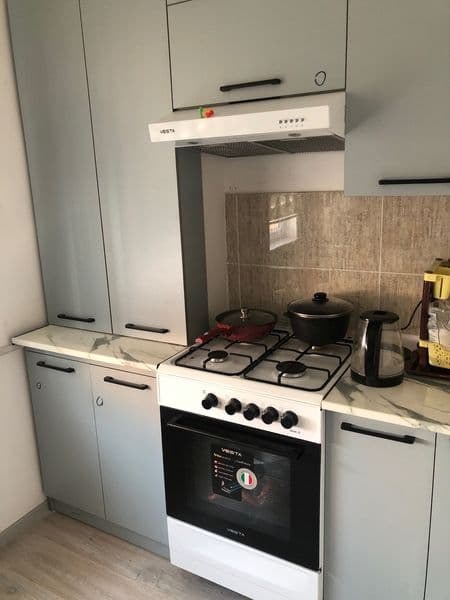 Kvartira 2 xonali yangi hamma sharoiti bor profi university 