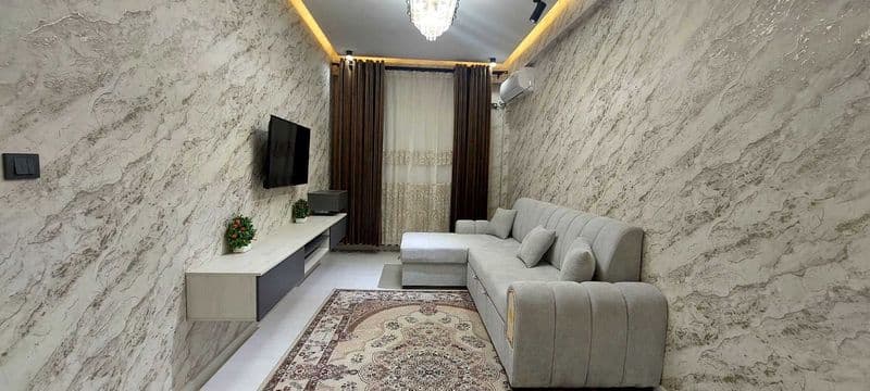 Ц 5 алайский базар <br />
<br />
1 комнатная с ремонтом мебе