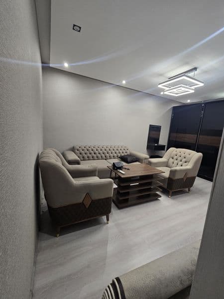 Chilonzor 10 kvartlda 1 hona 2 hona qilingan kvartirani ijar