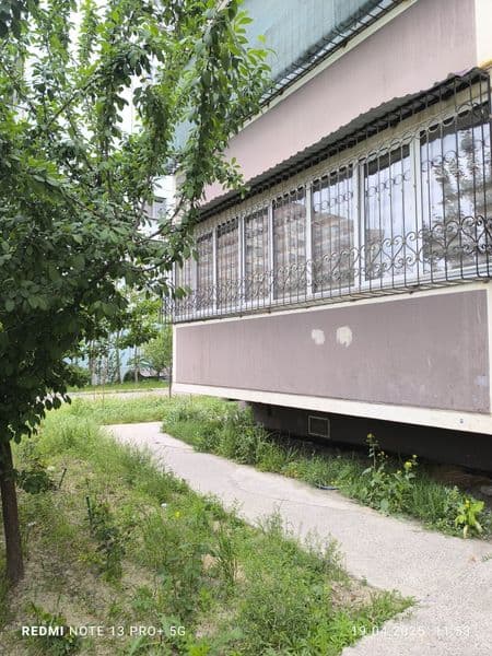 Kvartira qo'yamiz srochna Yangi hayot tumani 10 hudud metro 