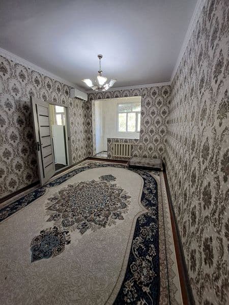 Chilonzor 21-kvartal bozorchani oldidagi domlarga 1 ta o'g'i