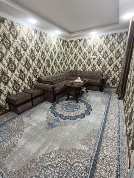 1 xonali uy ijaraga beriladi.4 qavatli uyning 4 qavatida der