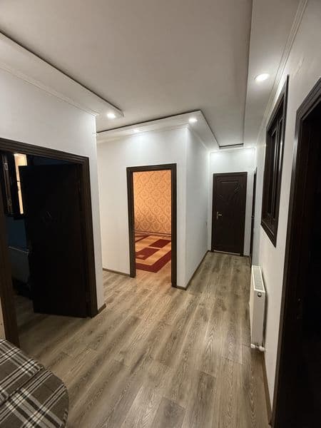 Mirzo Ulugʻbek rayoni. Parkentsida yengi koprik oldida yangi