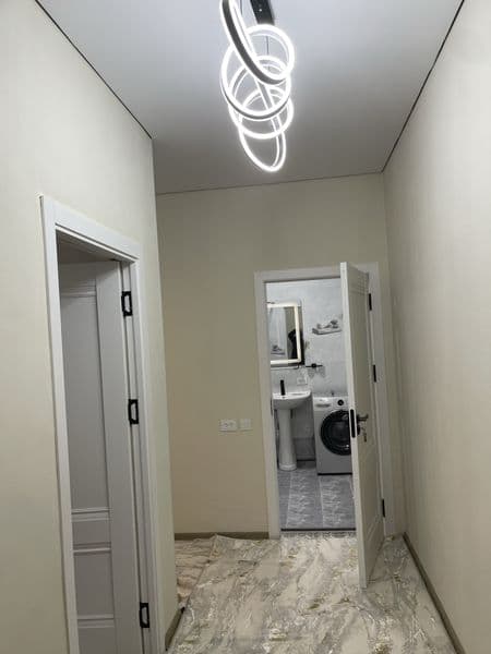 NRG Yashnaobod, metroga 100 metr, 12 qavatli uyning 7 etaji.