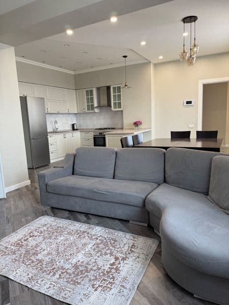 Сдается просторная 3-комнатная квартира (100 кв.м) в удобном