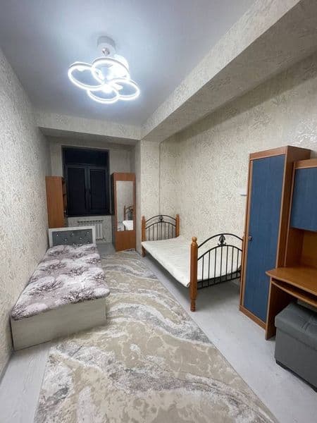 "Maksim Gorkiy" (B.I.Y) metrosining chiqishida.<br />
Uy hol — фото 2