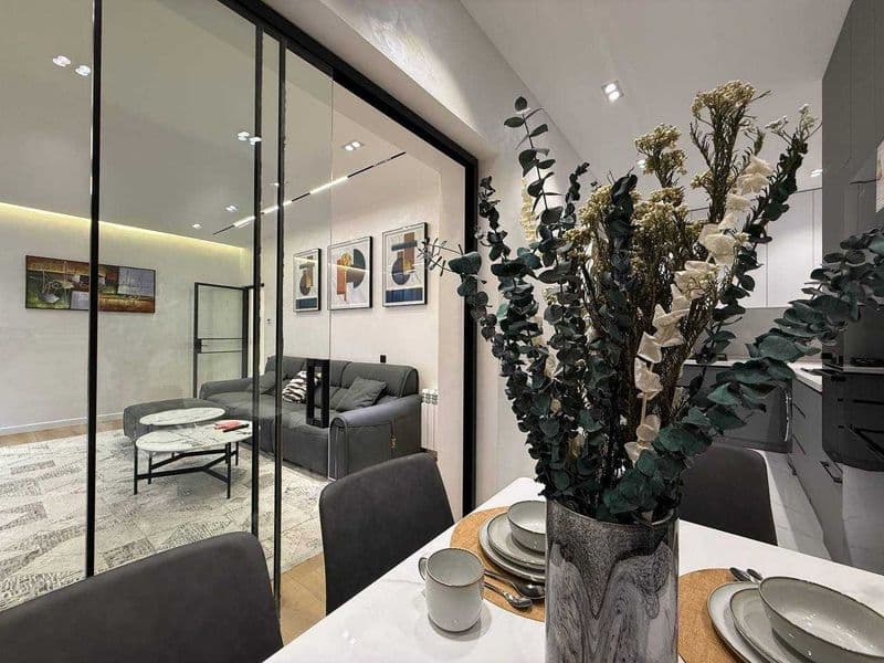 • ЖК: Boulevard Residence<br />
• Комнат: 3<br />
• Этаж: 2<