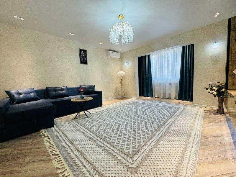 Сдам 2-х комнатную квартиру на 8 этаже,<br />
В квартире ест