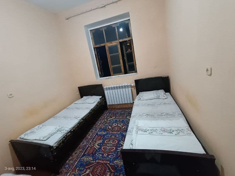 Tuman:  YUNUSABOD<br />
Mo'ljal:   Shaxriston metro 15 minut