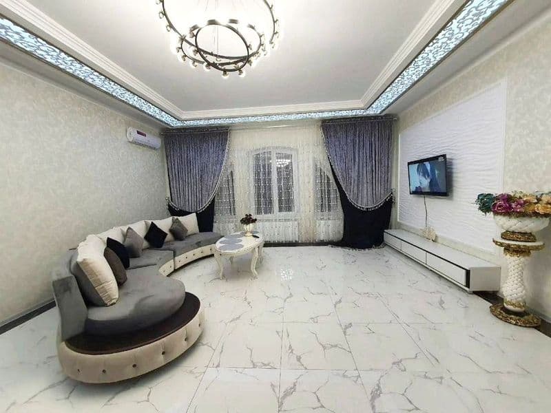 Удобное расположение, рядом метро и остановки общественного  — фото 2