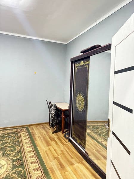 Hamma waroiti bor mawinka haladilnik divan stol stul wifaner