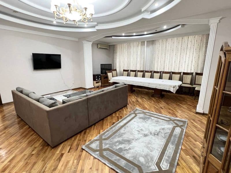 Сдается в аренду 3 комнатная квартира в элитном доме на метр