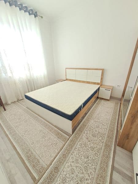 Яшнабодда  арендага квартира <br />
3 хонали. 400$<br />
Кон