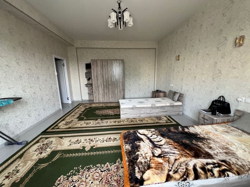 Srochno 1 qiz kerak sheriklikka faqat 2 ta bolib turamiz  na