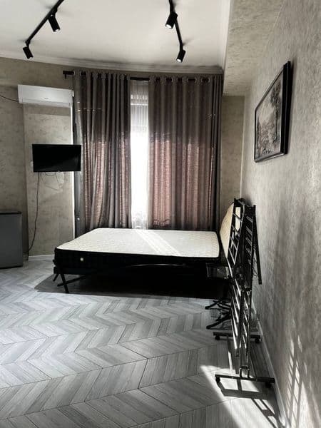 Сдаётся квартира студия с евро ремонтом, на долгий срок. Жел