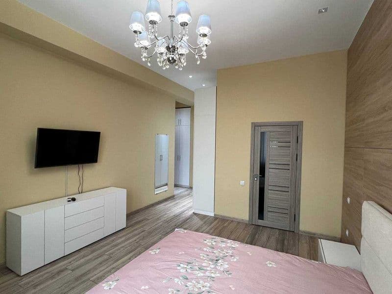 3 комнаты студия 140м2<br />
Авторский ремонт, есть все абсо — фото 2