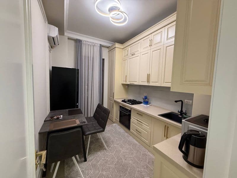 75 квадрат <br />
3-этаж<br />
кухня отдельно 2 комнатная<br — фото 3